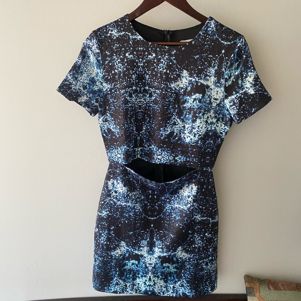 NWOT LF Tight Shift Dress with Cut Out Tummy